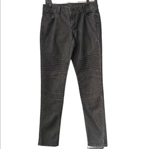 Simply Vera Black Skinny Jeans size size 6